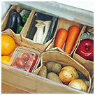 冷蔵庫の野菜室には、紙袋収納が便利!