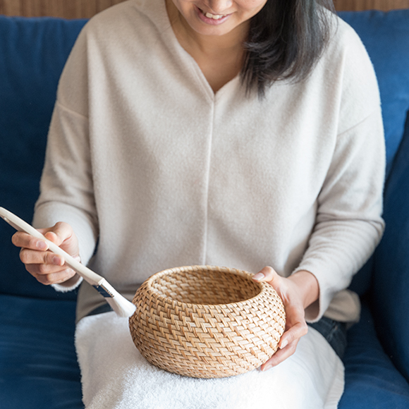 かごのホコリもおまかせ！刷毛は便利な掃除道具