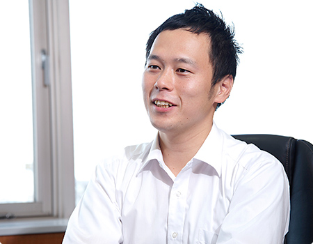 フロントマン 長谷川 将偉